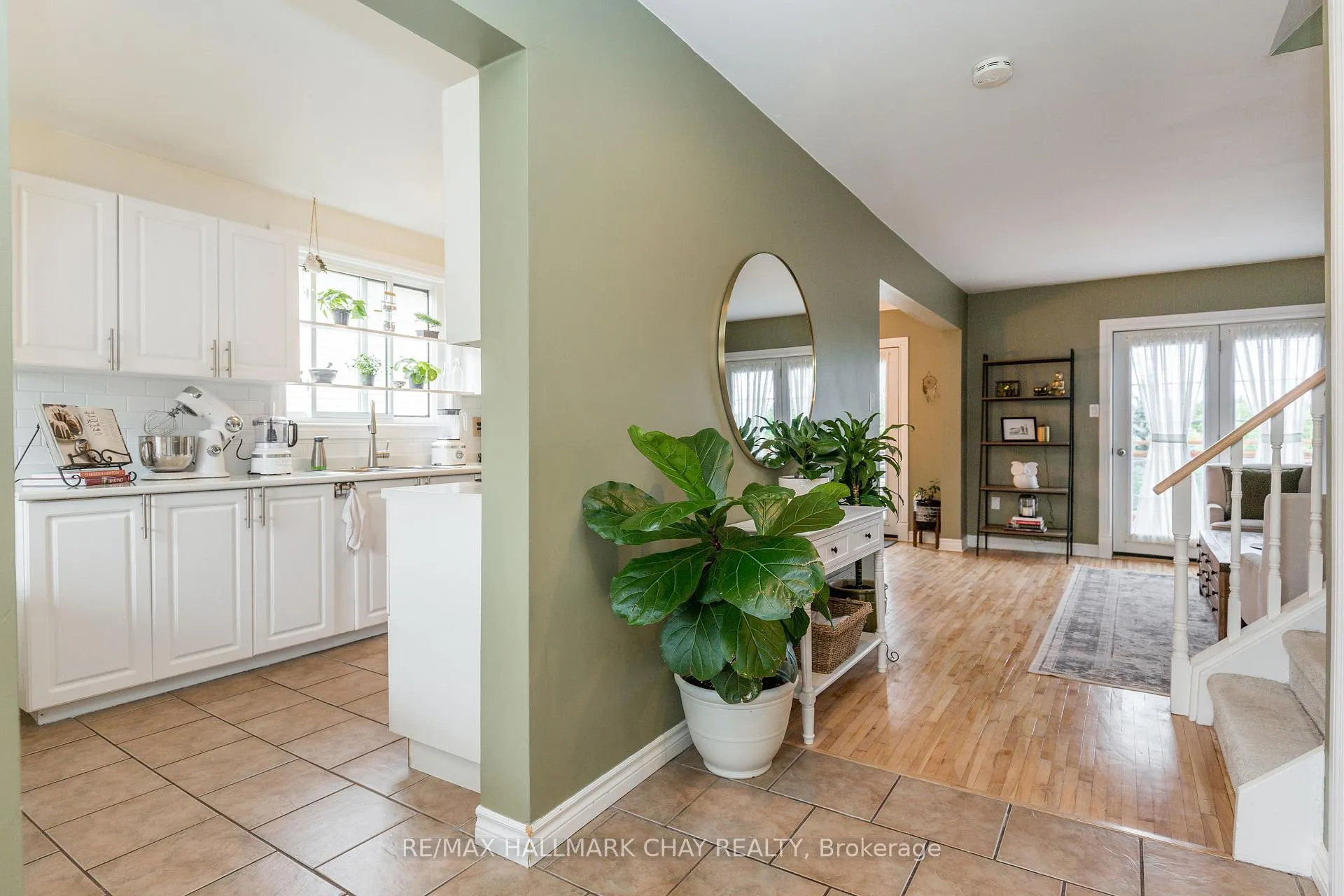 Photo 7 of 18 Gosney Crescent, Barrie, Painswick North — HOMEH