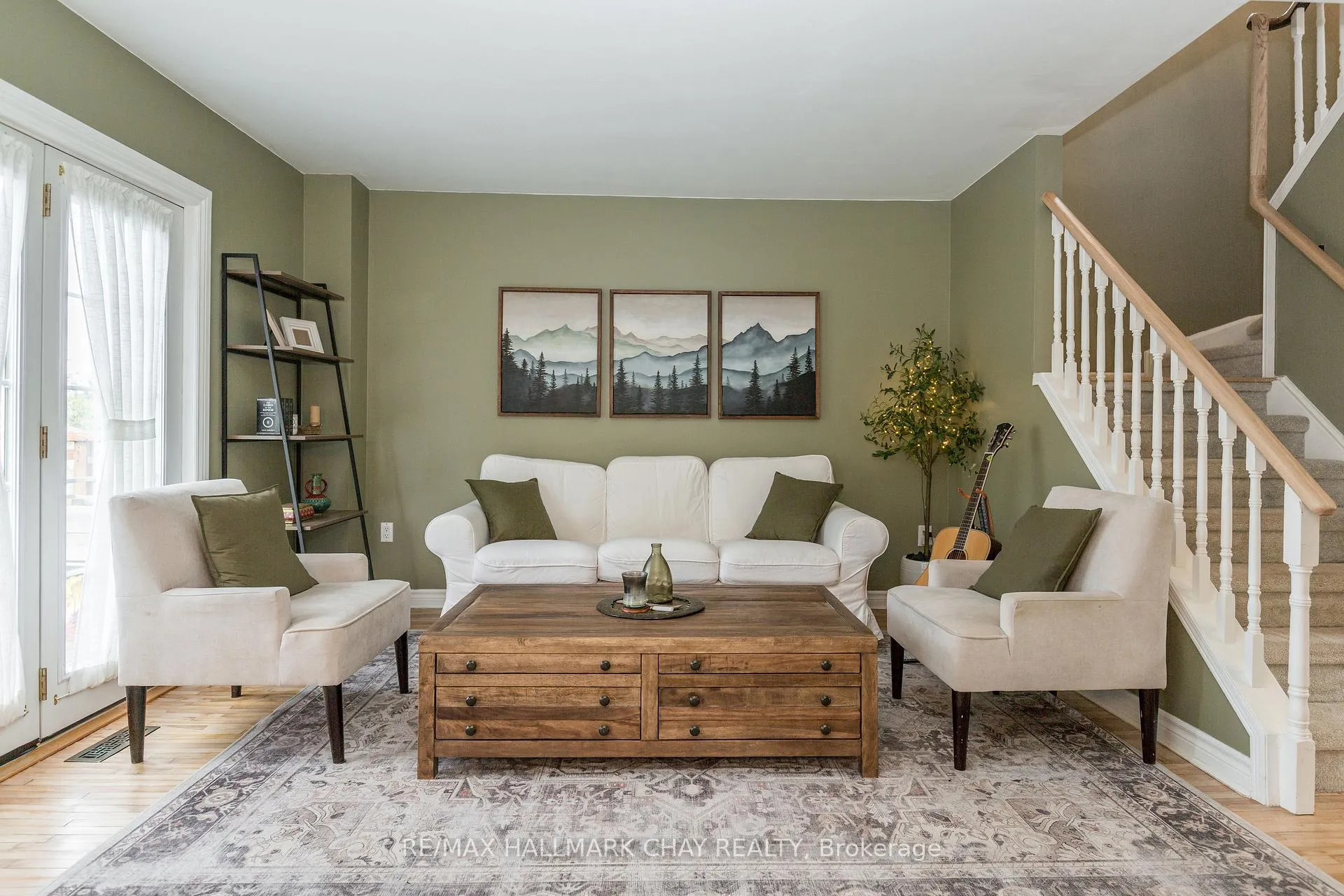 Photo 17 of 18 Gosney Crescent, Barrie, Painswick North — HOMEH