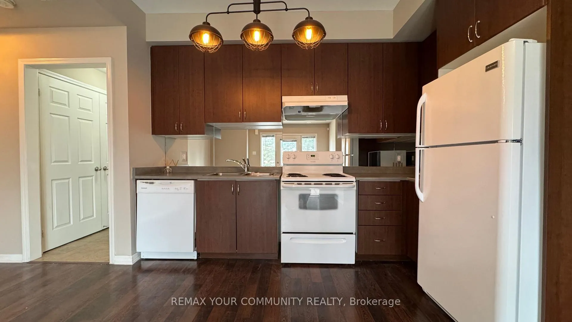 Photo 6 of 15949 Bayview Avenue, Aurora, Bayview Northeast — HOMEH