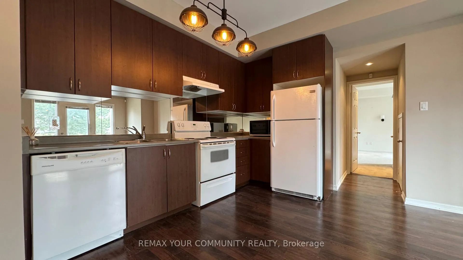 Photo 7 of 15949 Bayview Avenue, Aurora, Bayview Northeast — HOMEH