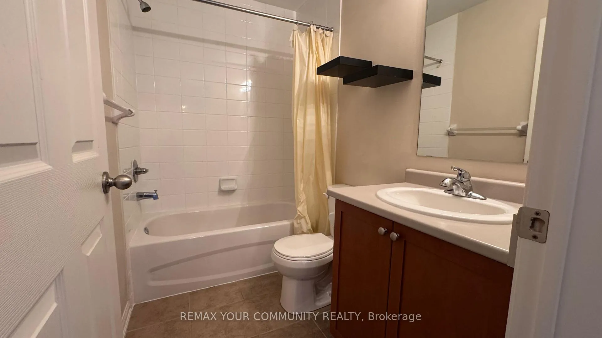 Photo 18 of 15949 Bayview Avenue, Aurora, Bayview Northeast — HOMEH