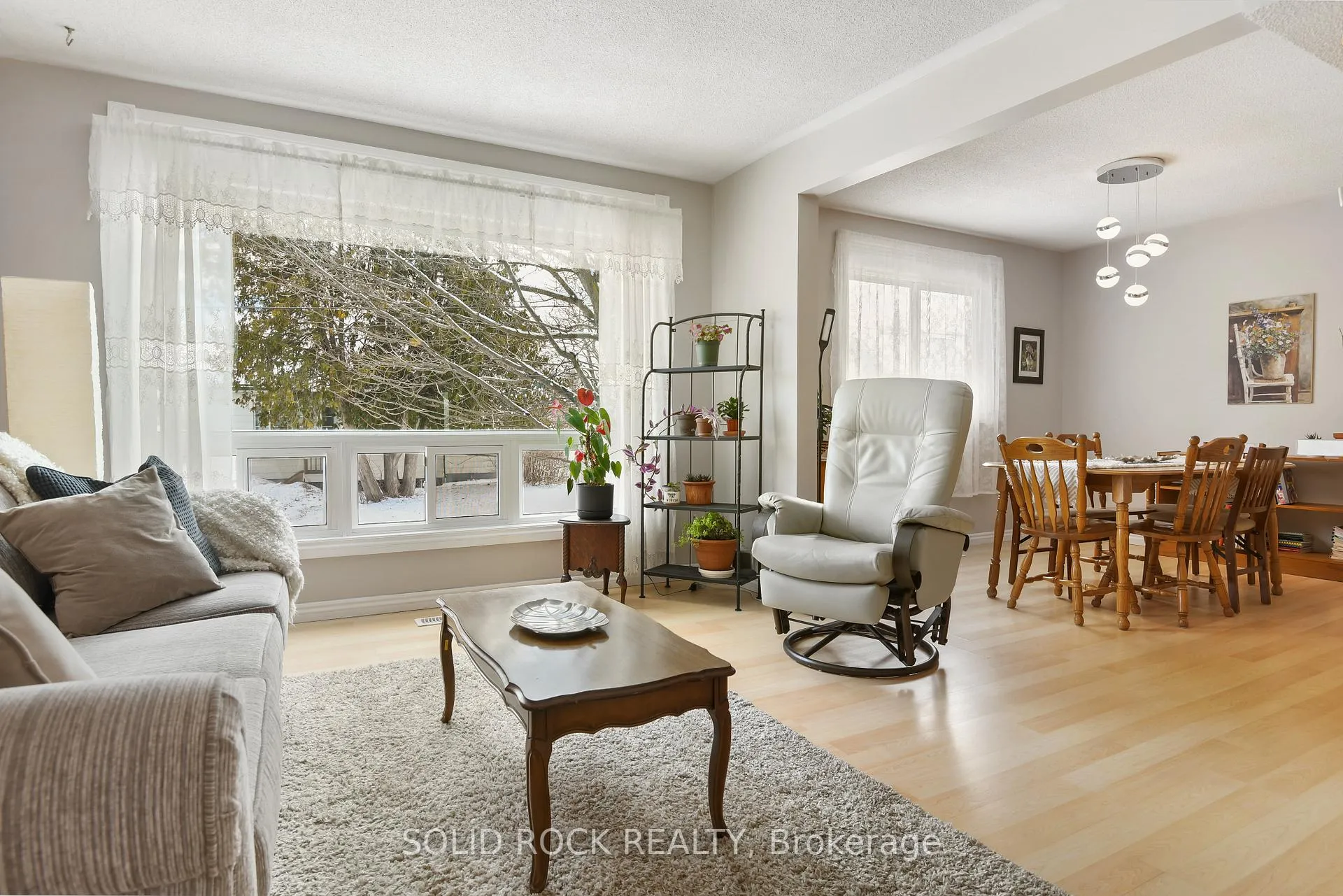 Photo 5 of 127 Edward Street S, Arnprior — HOMEH