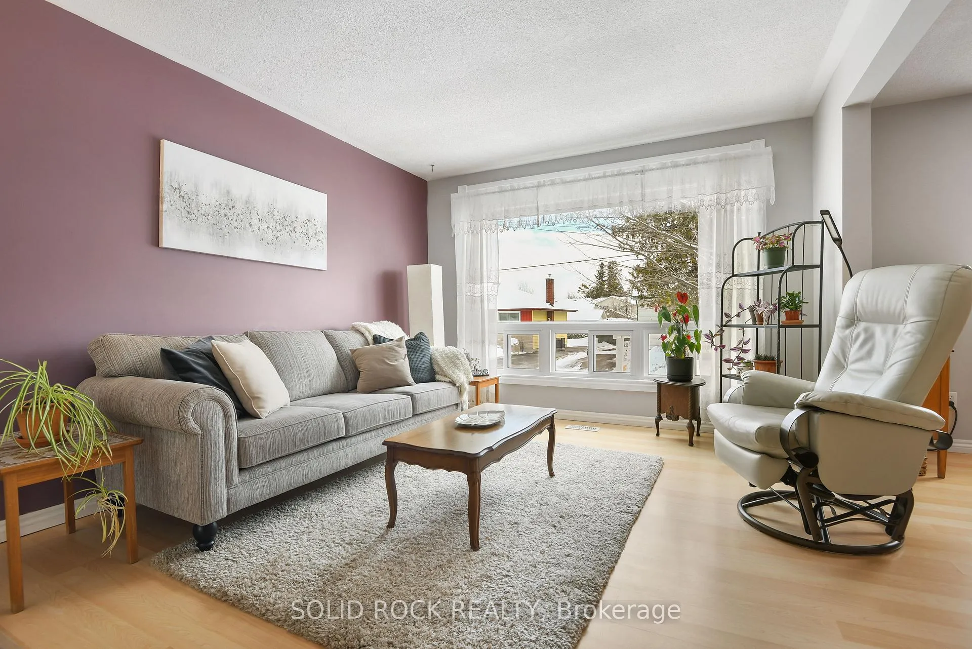 Photo 7 of 127 Edward Street S, Arnprior — HOMEH
