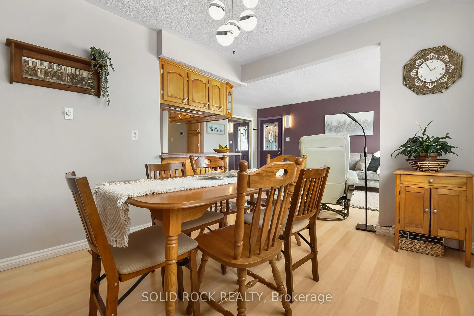 Photo 10 of 127 Edward Street S, Arnprior — HOMEH