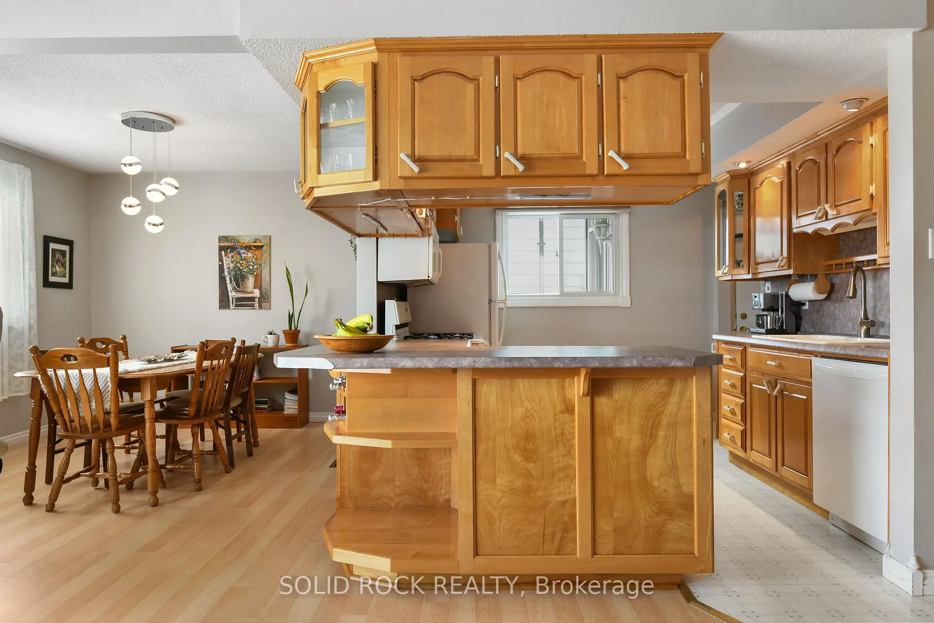 Photo 11 of 127 Edward Street S, Arnprior — HOMEH