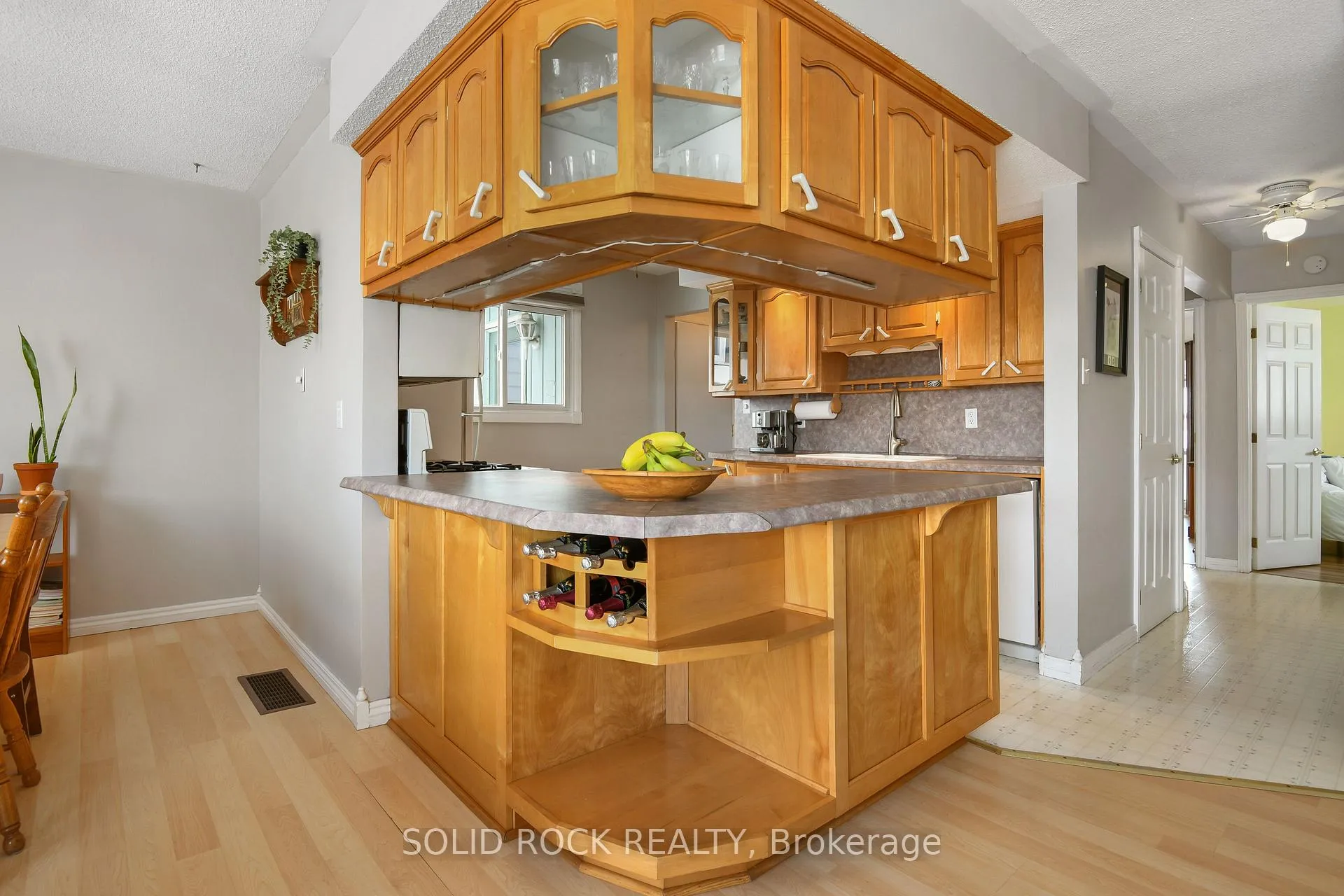 Photo 12 of 127 Edward Street S, Arnprior — HOMEH