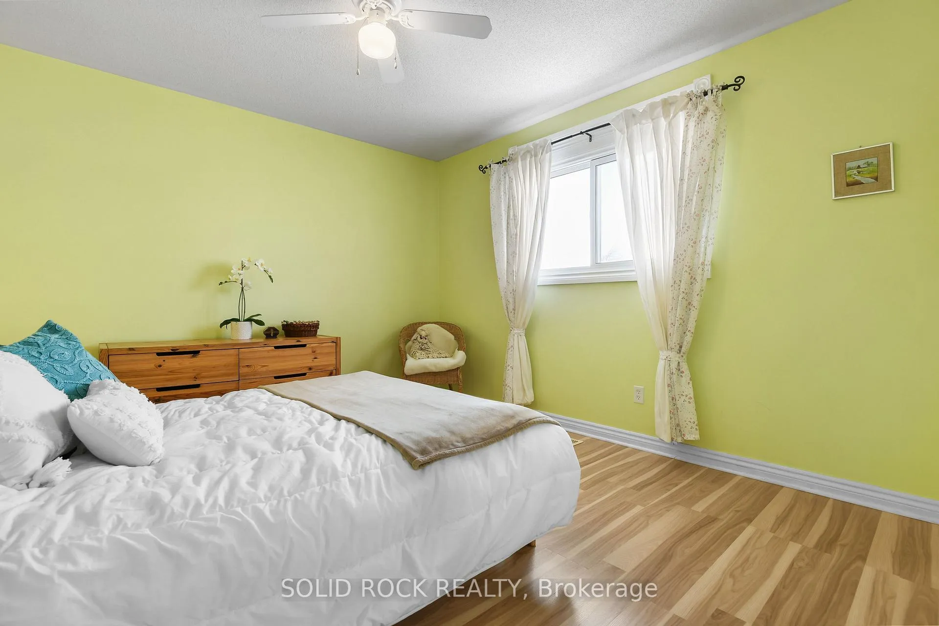 Photo 15 of 127 Edward Street S, Arnprior — HOMEH