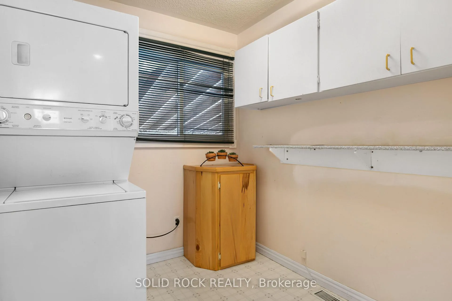 Photo 22 of 127 Edward Street S, Arnprior — HOMEH