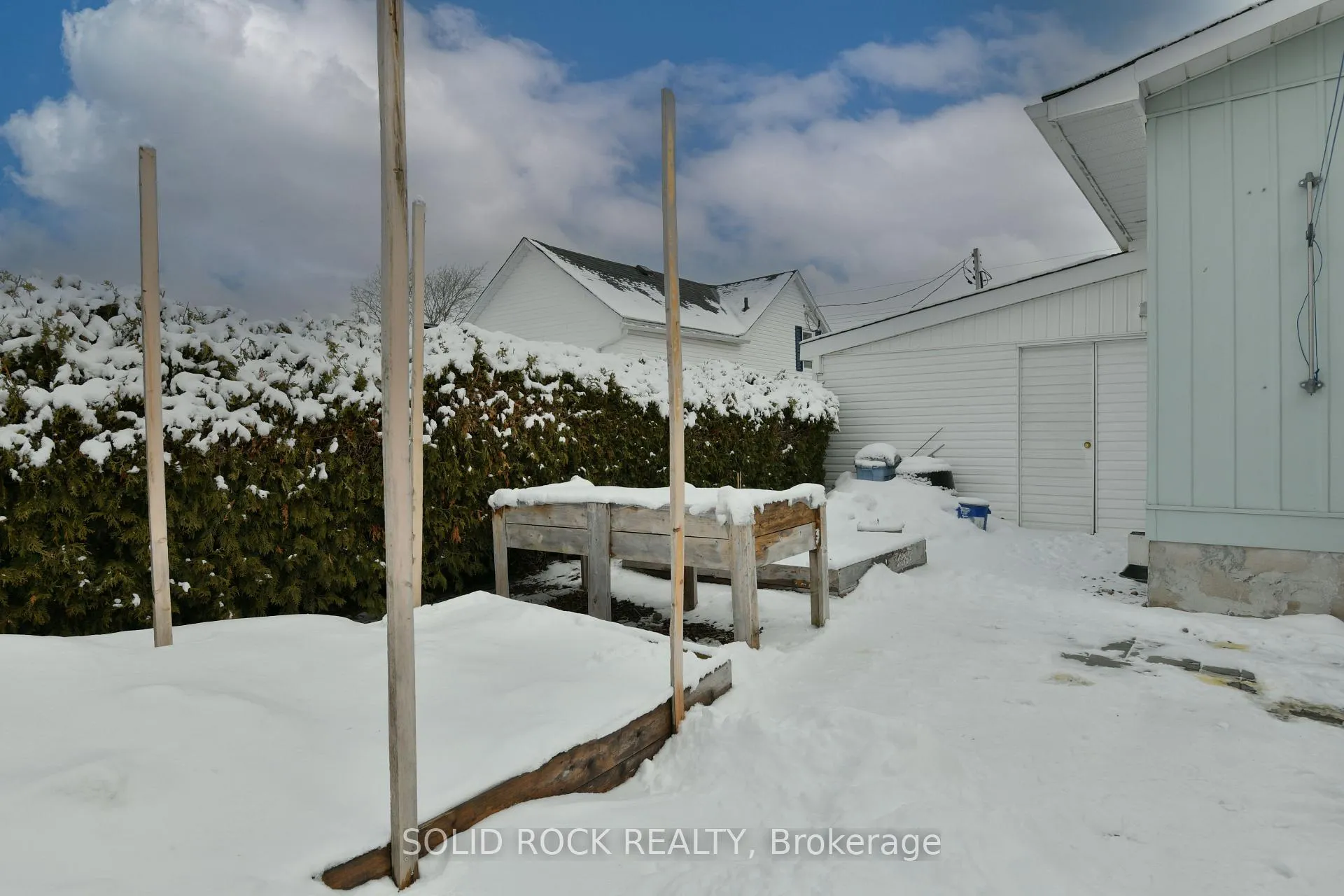 Photo 36 of 127 Edward Street S, Arnprior — HOMEH