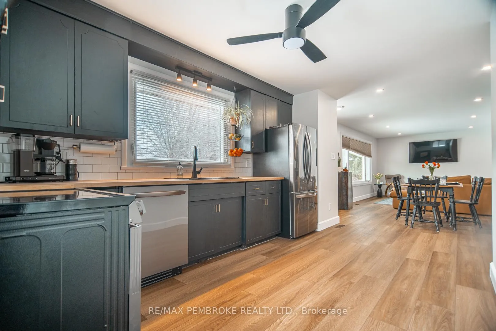 Photo 3 of 642 Birch Street, Petawawa — HOMEH