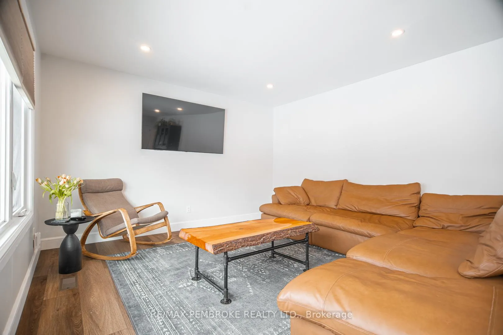 Photo 8 of 642 Birch Street, Petawawa — HOMEH