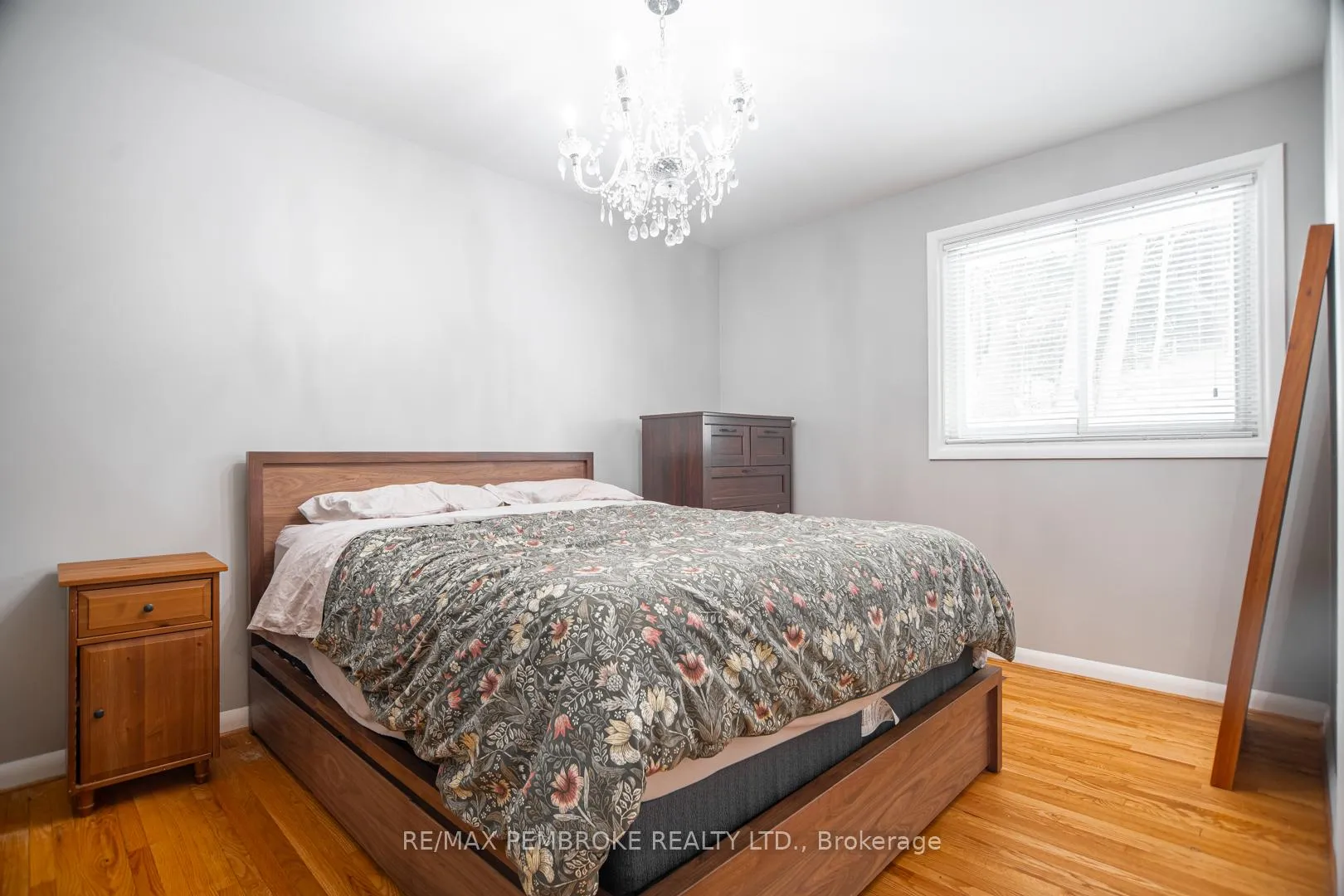 Photo 9 of 642 Birch Street, Petawawa — HOMEH
