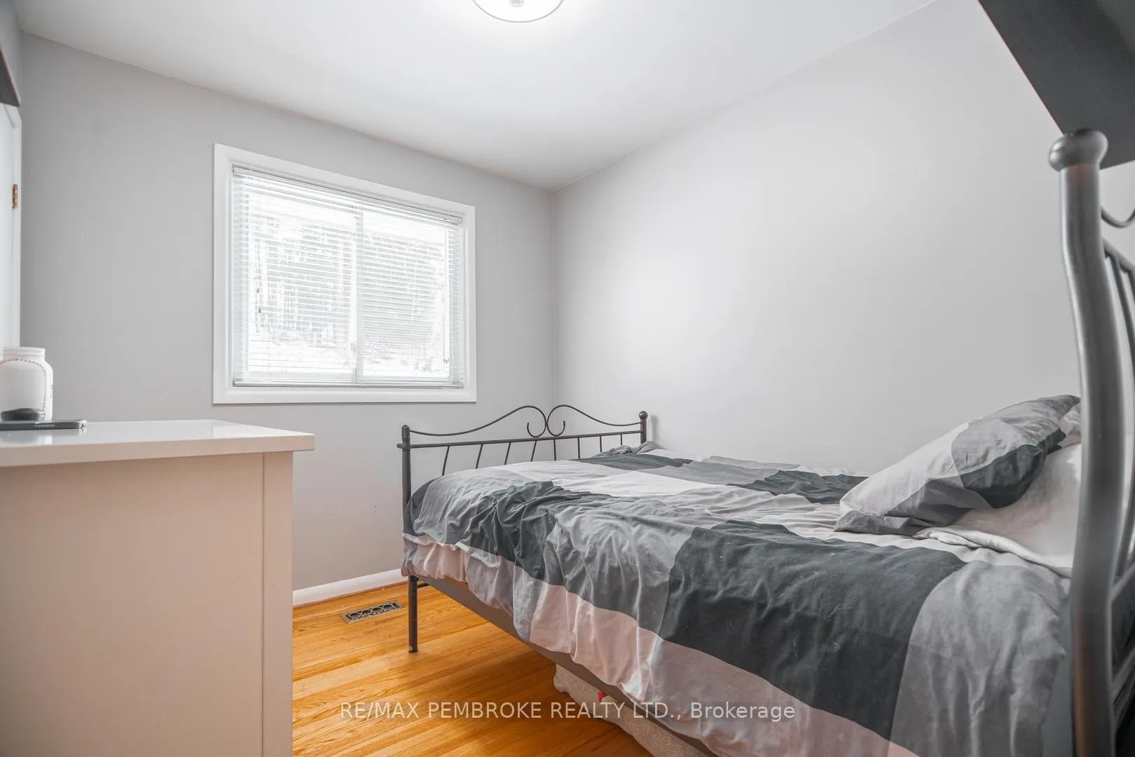 Photo 12 of 642 Birch Street, Petawawa — HOMEH