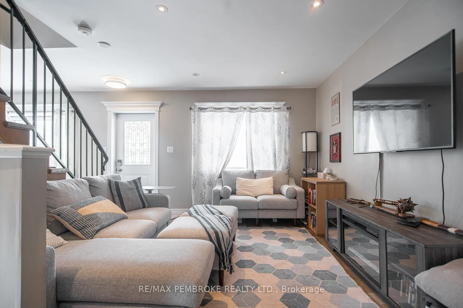 Photo 8 of 332 Third Avenue, Pembroke — HOMEH