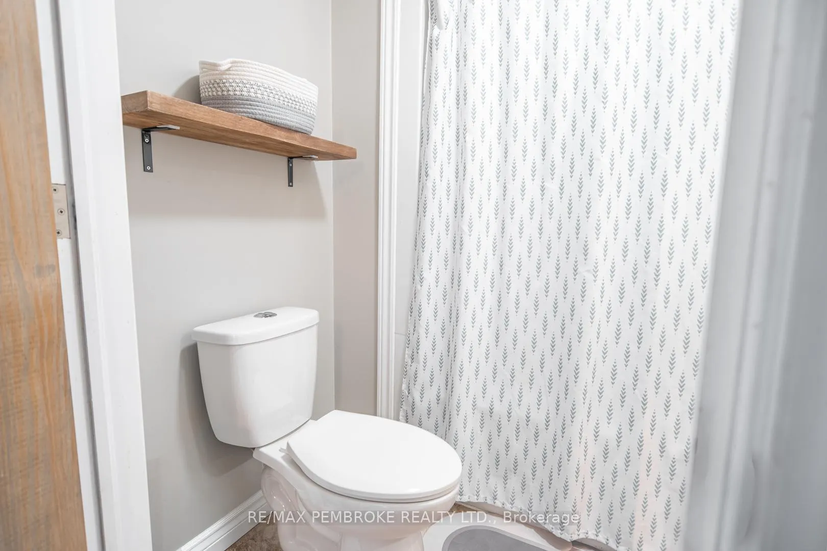 Photo 19 of 332 Third Avenue, Pembroke — HOMEH