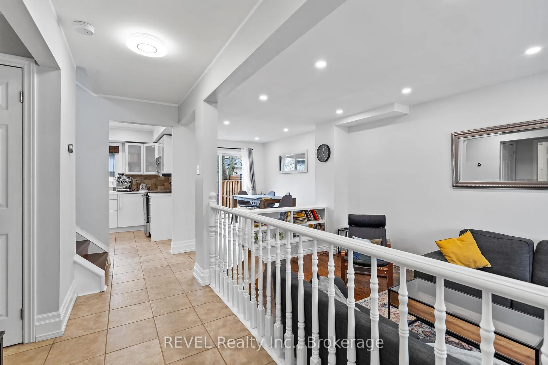Photo 5 of 57 Tomahawk Drive, Grimsby, Grimsby East — HOMEH