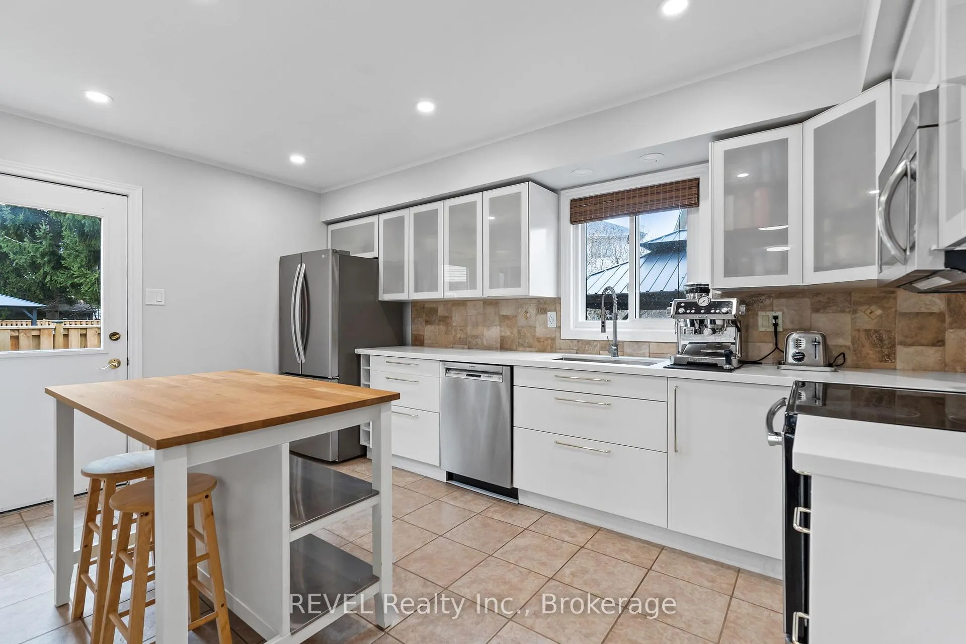 Photo 9 of 57 Tomahawk Drive, Grimsby, Grimsby East — HOMEH