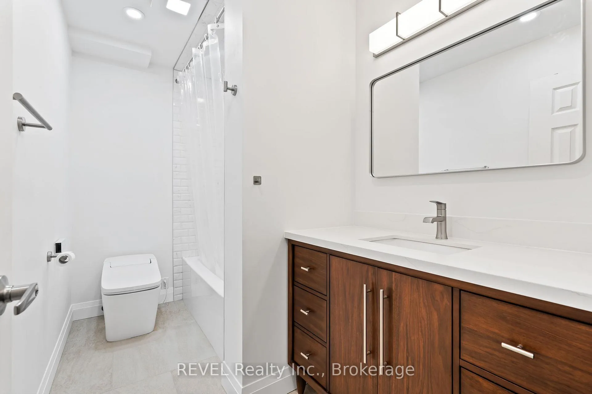 Photo 15 of 57 Tomahawk Drive, Grimsby, Grimsby East — HOMEH