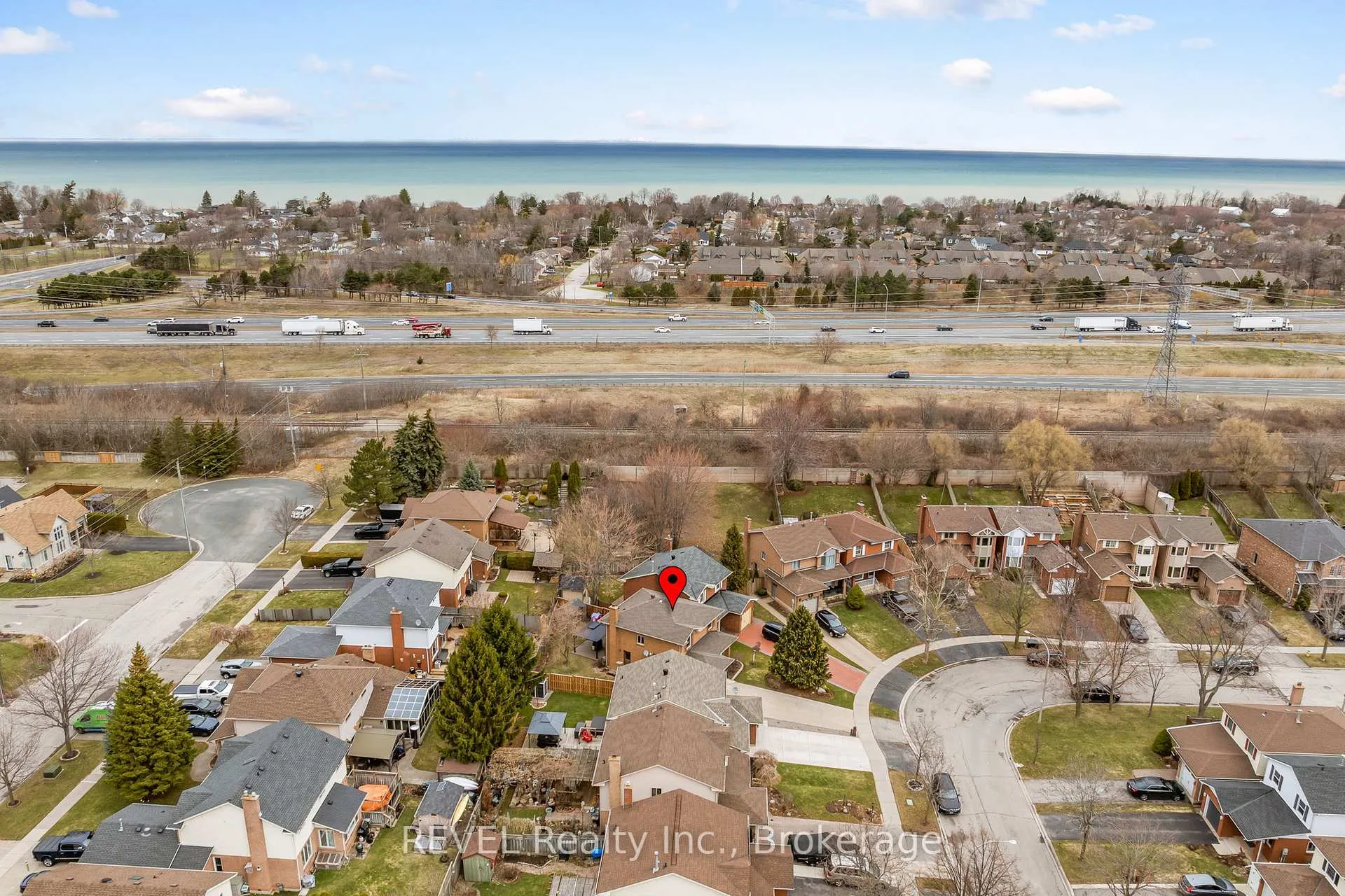 Photo 28 of 57 Tomahawk Drive, Grimsby, Grimsby East — HOMEH