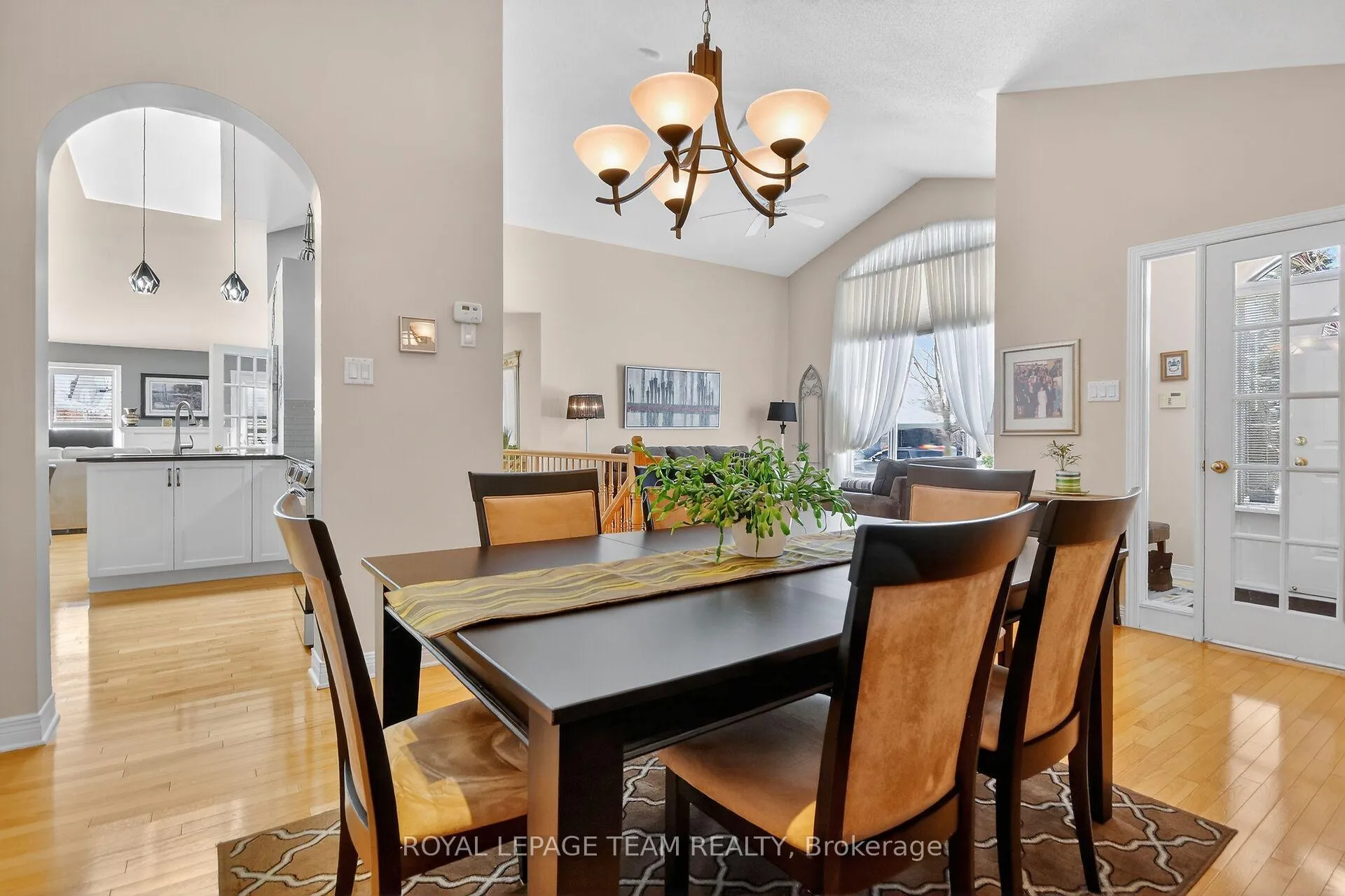 Photo 6 of 20 Nighthawk Crescent, Ottawa, Kanata - Bridlewood — HOMEH