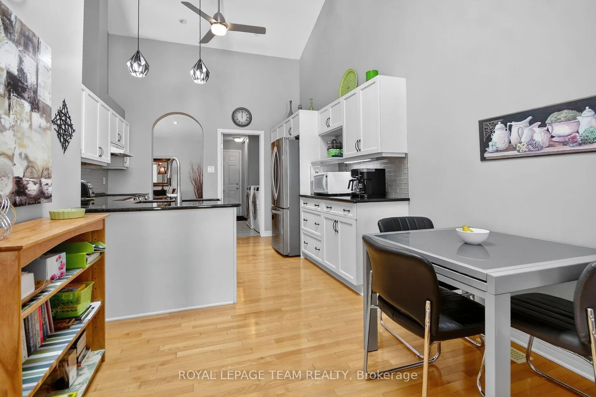 Photo 14 of 20 Nighthawk Crescent, Ottawa, Kanata - Bridlewood — HOMEH