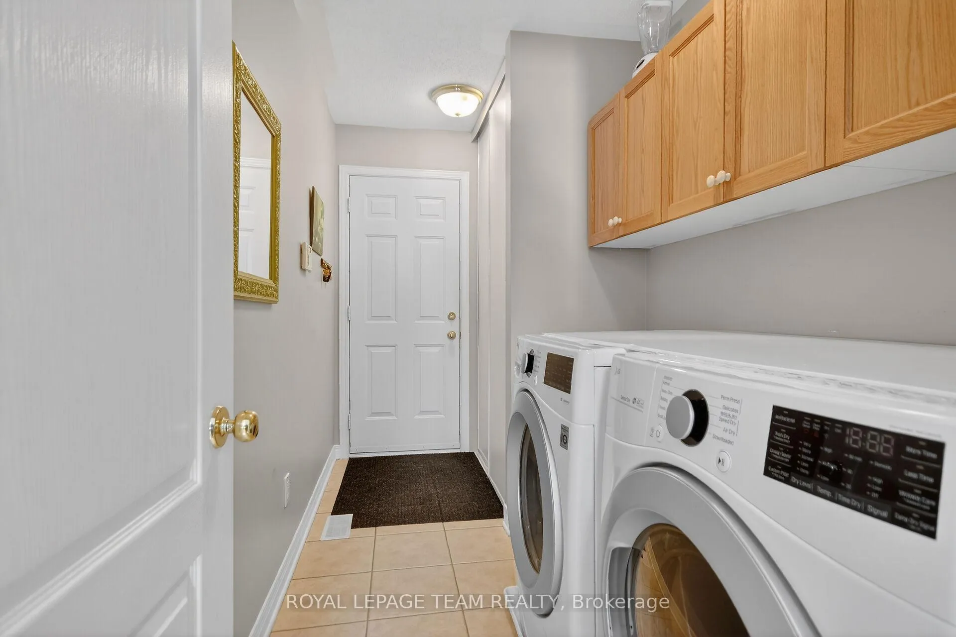 Photo 15 of 20 Nighthawk Crescent, Ottawa, Kanata - Bridlewood — HOMEH