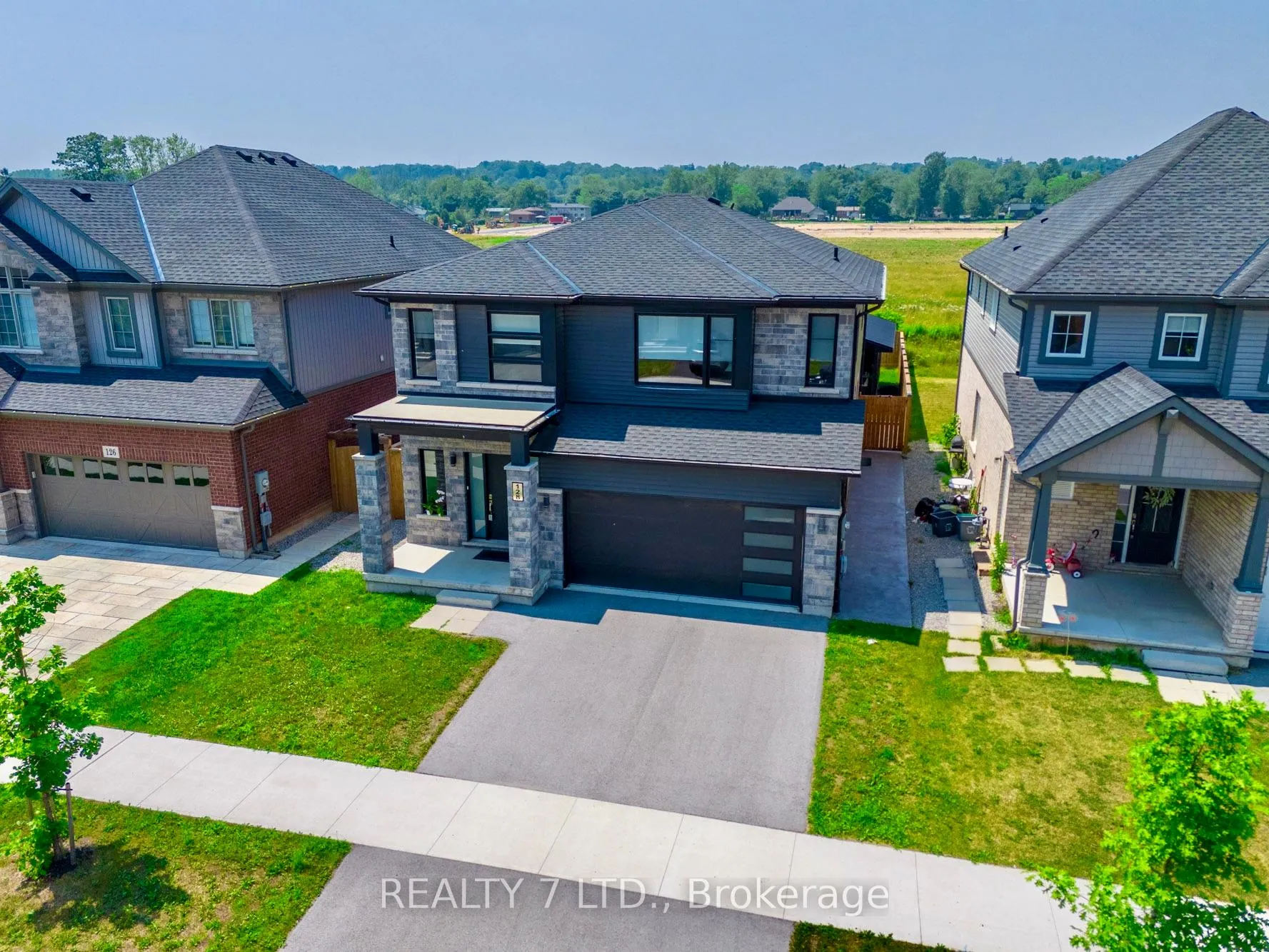 Photo 1 of 128 Susan Drive, Pelham, Fonthill — HOMEH