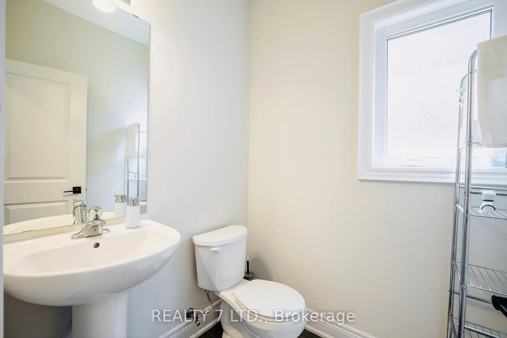 Photo 6 of 128 Susan Drive, Pelham, Fonthill — HOMEH