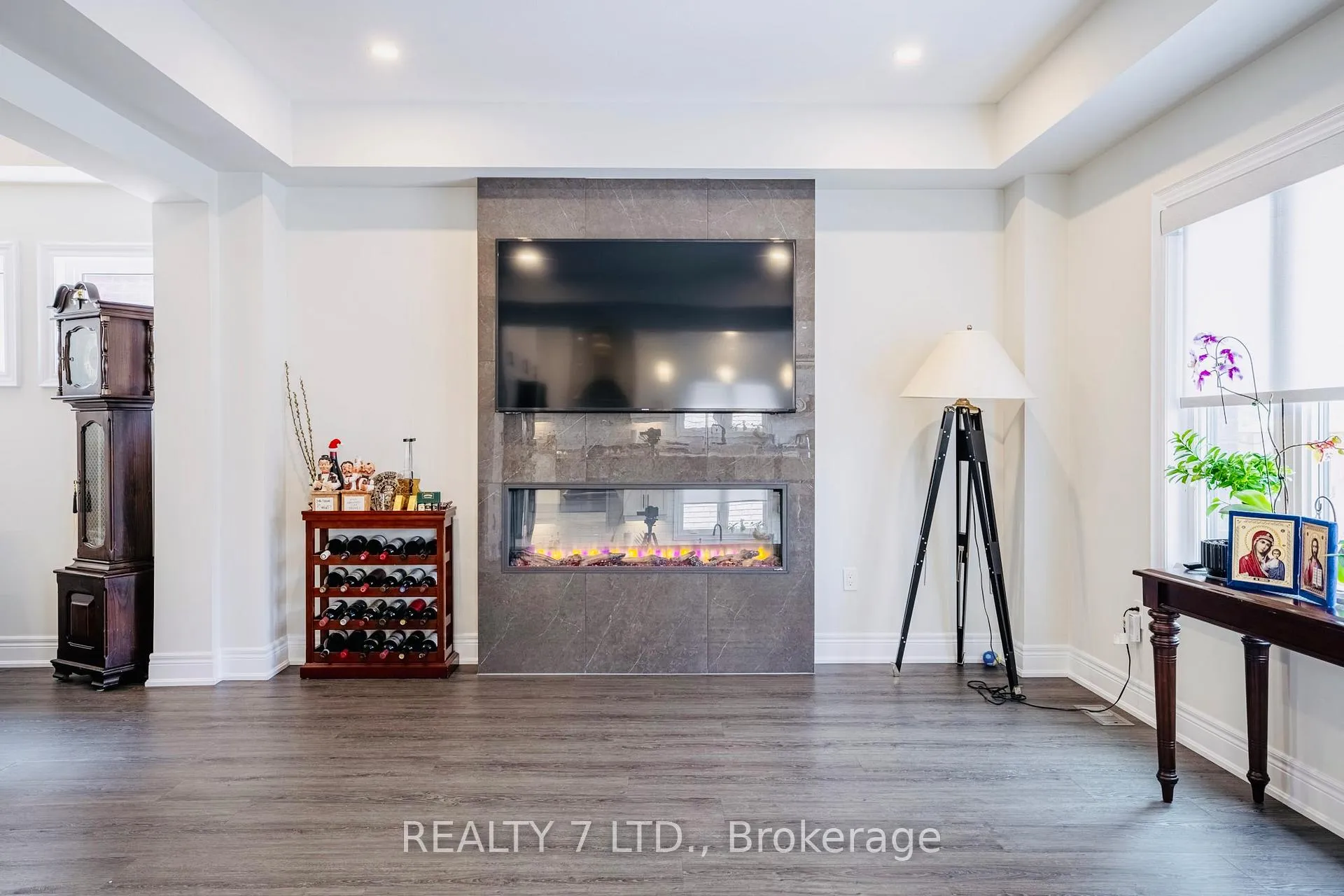 Photo 9 of 128 Susan Drive, Pelham, Fonthill — HOMEH