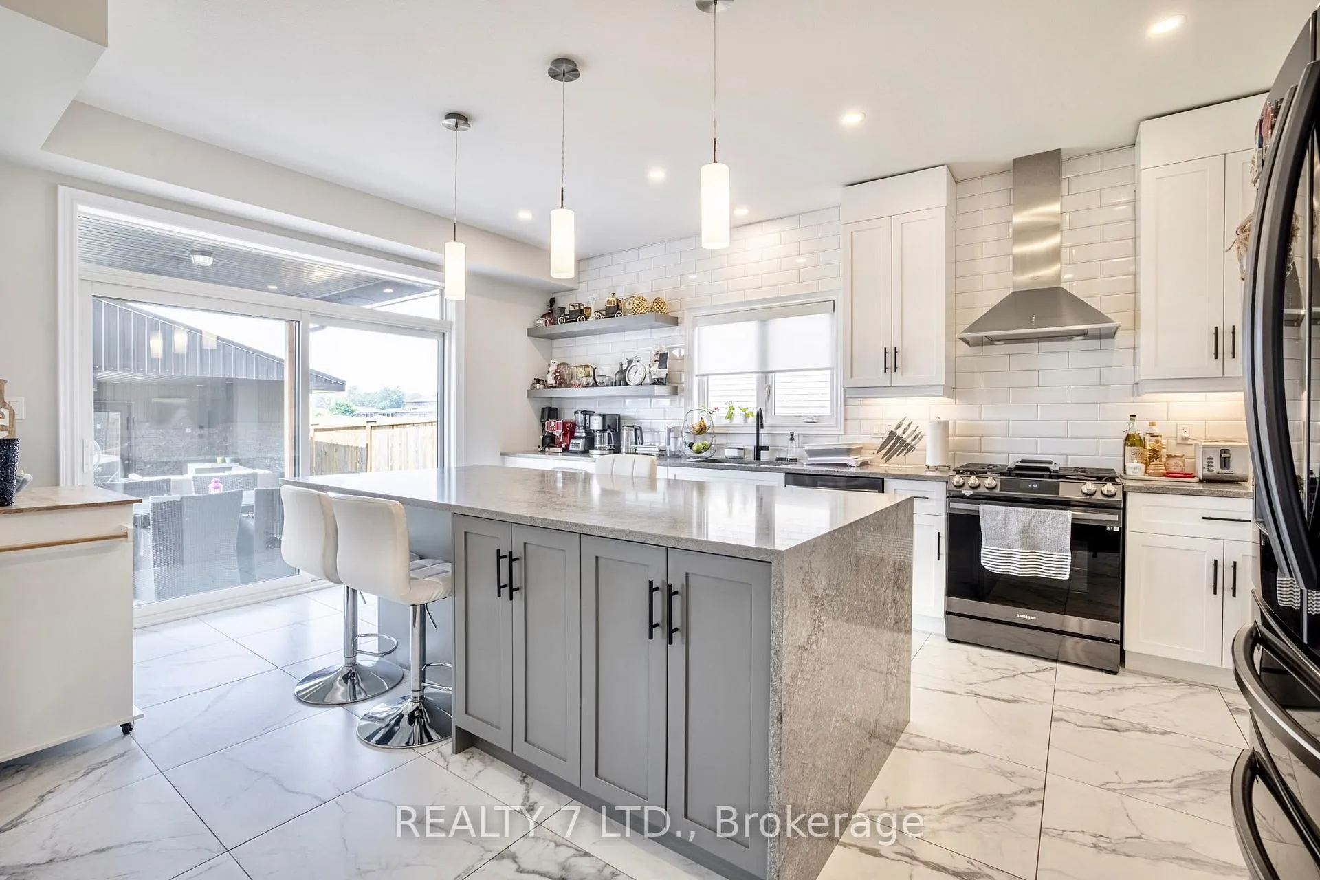 Photo 10 of 128 Susan Drive, Pelham, Fonthill — HOMEH