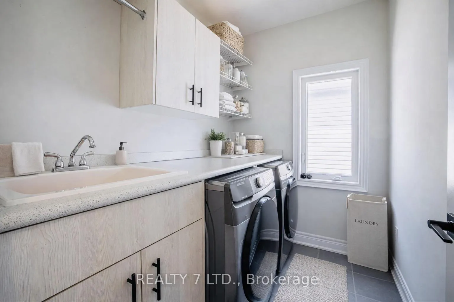Photo 20 of 128 Susan Drive, Pelham, Fonthill — HOMEH