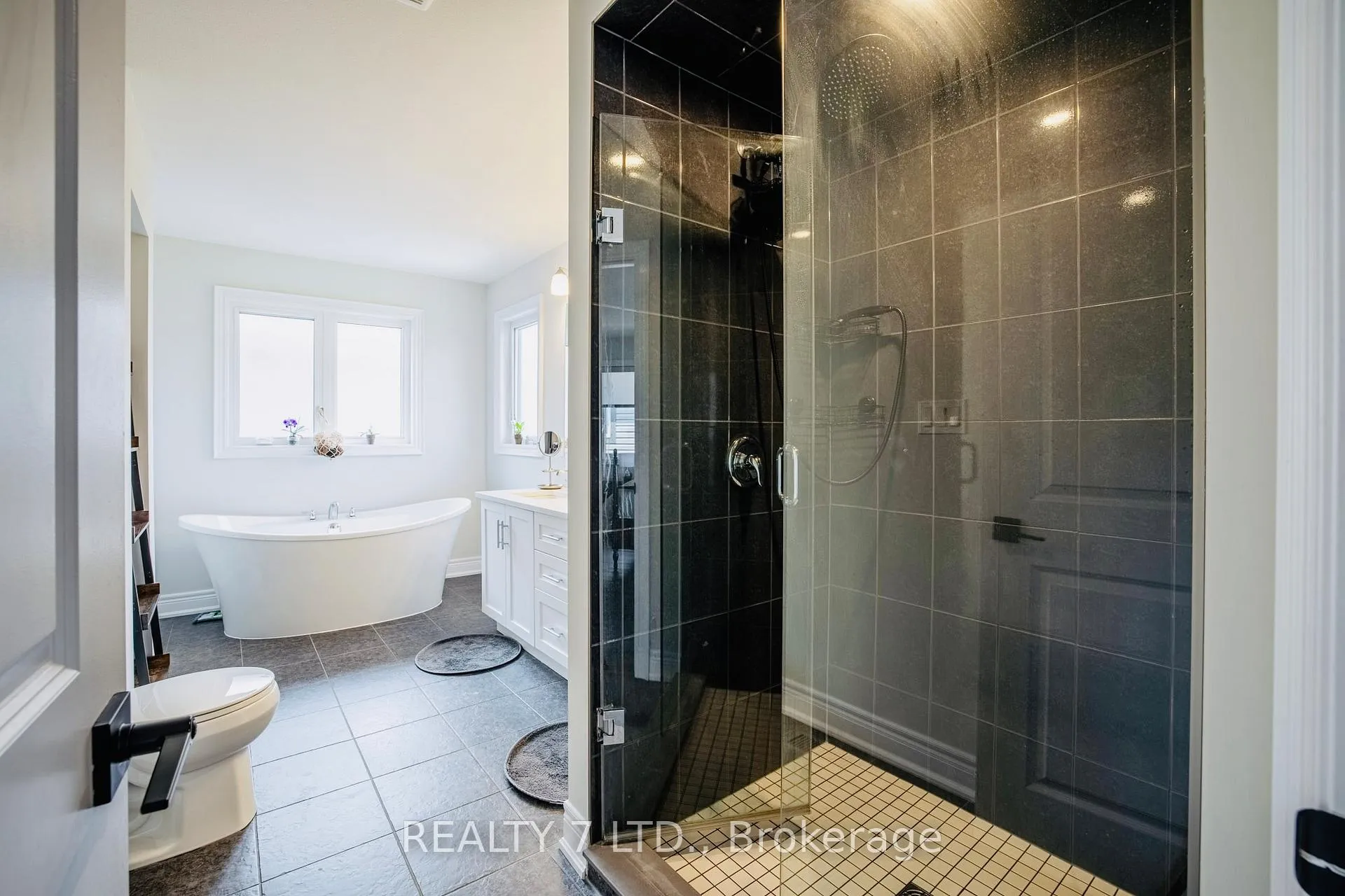 Photo 21 of 128 Susan Drive, Pelham, Fonthill — HOMEH