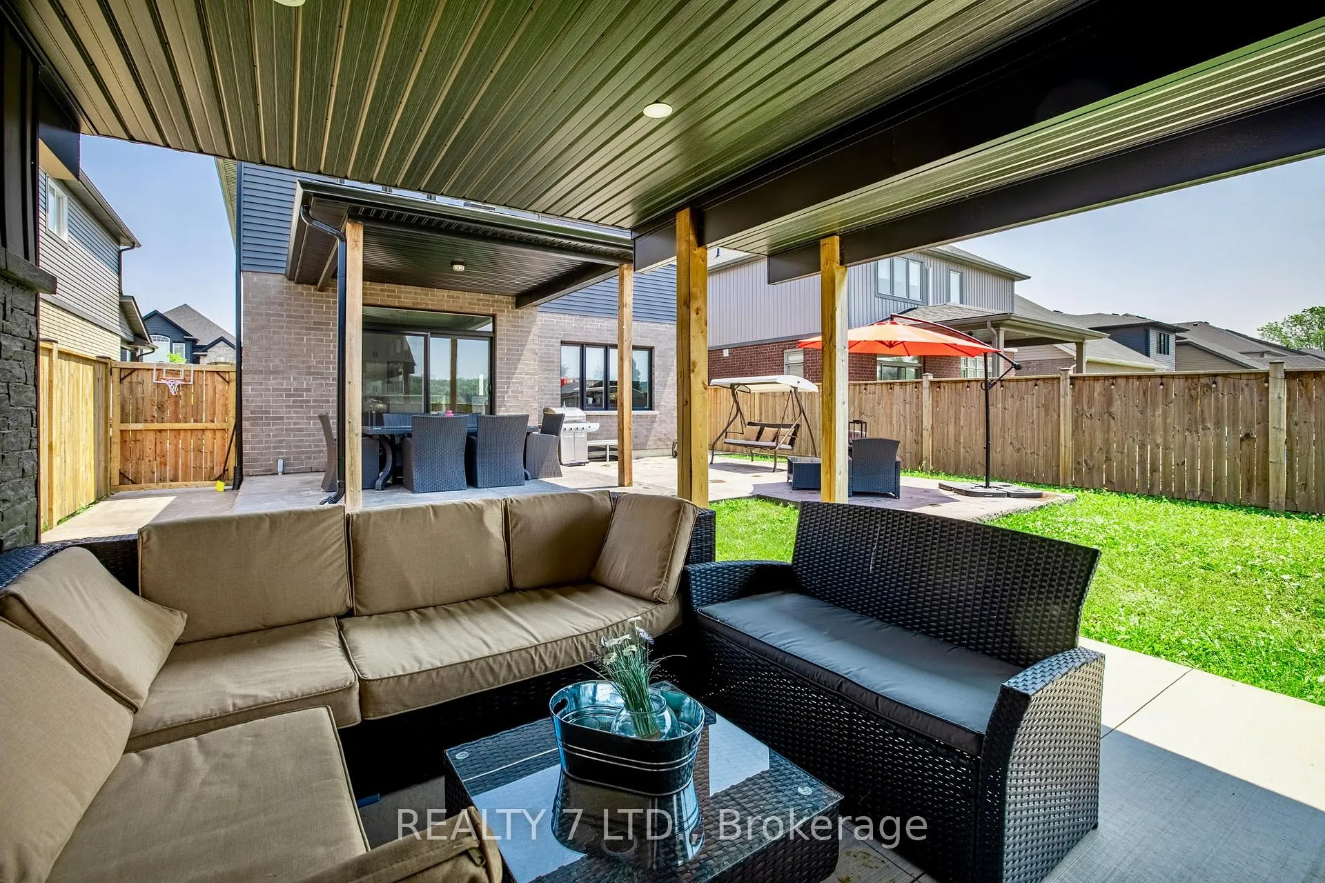 Photo 24 of 128 Susan Drive, Pelham, Fonthill — HOMEH
