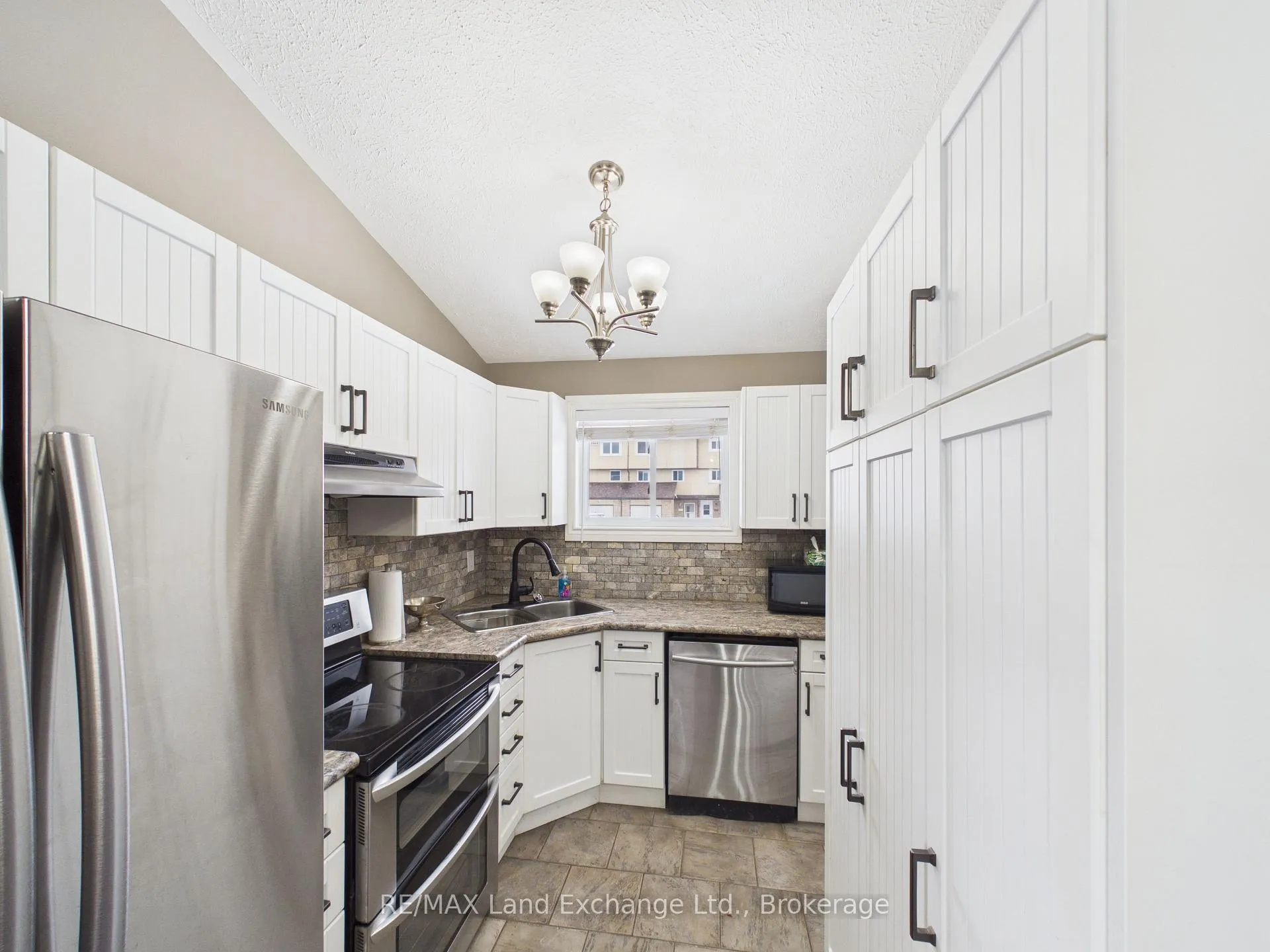 Photo 8 of 655 Hunter Street, Kincardine — HOMEH