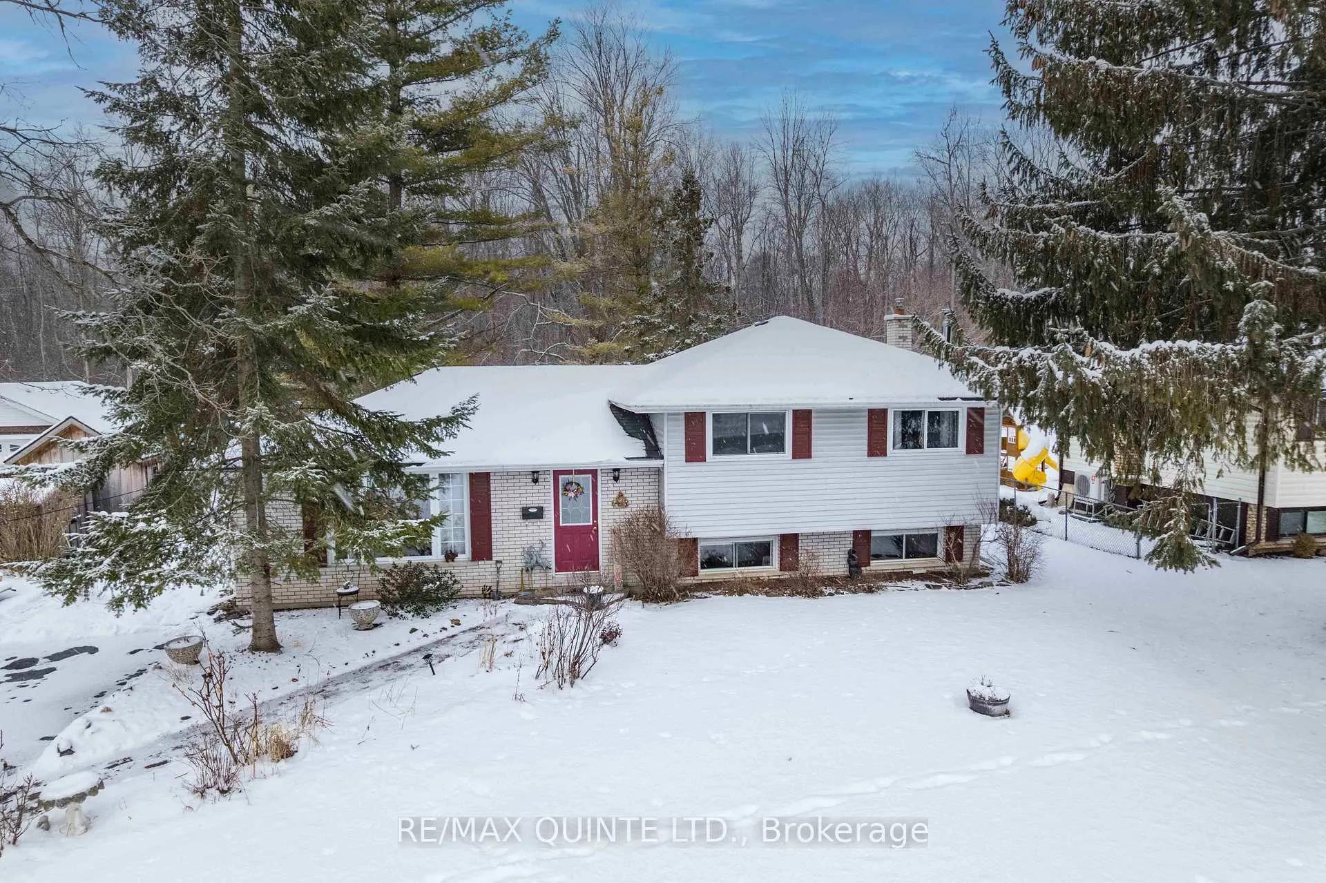 Photo 1 of 527 Montrose Road, Quinte West, Sidney Ward — HOMEH
