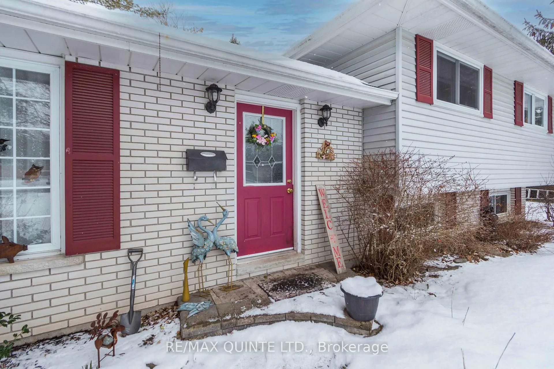 Photo 3 of 527 Montrose Road, Quinte West, Sidney Ward — HOMEH