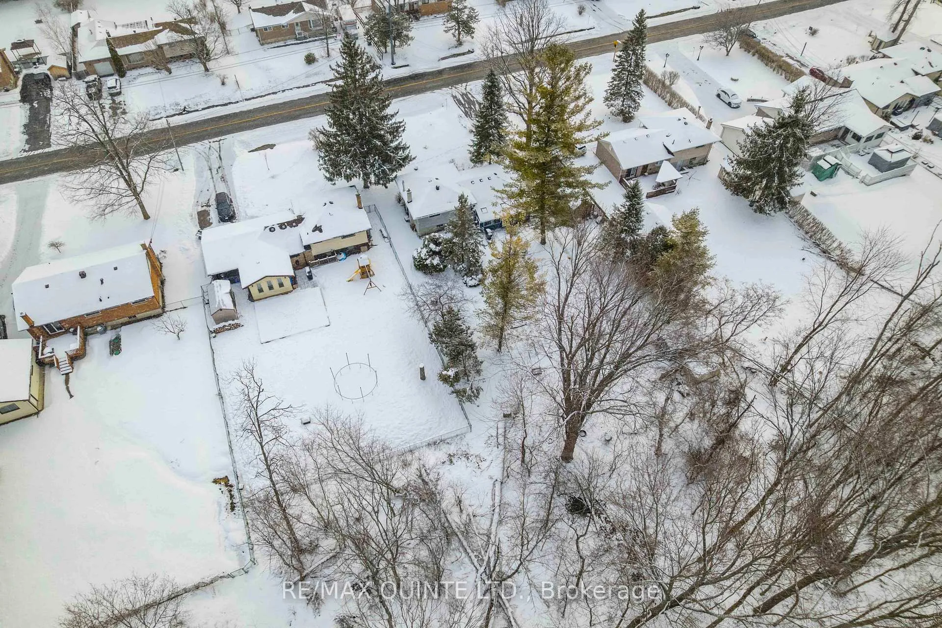 Photo 7 of 527 Montrose Road, Quinte West, Sidney Ward — HOMEH
