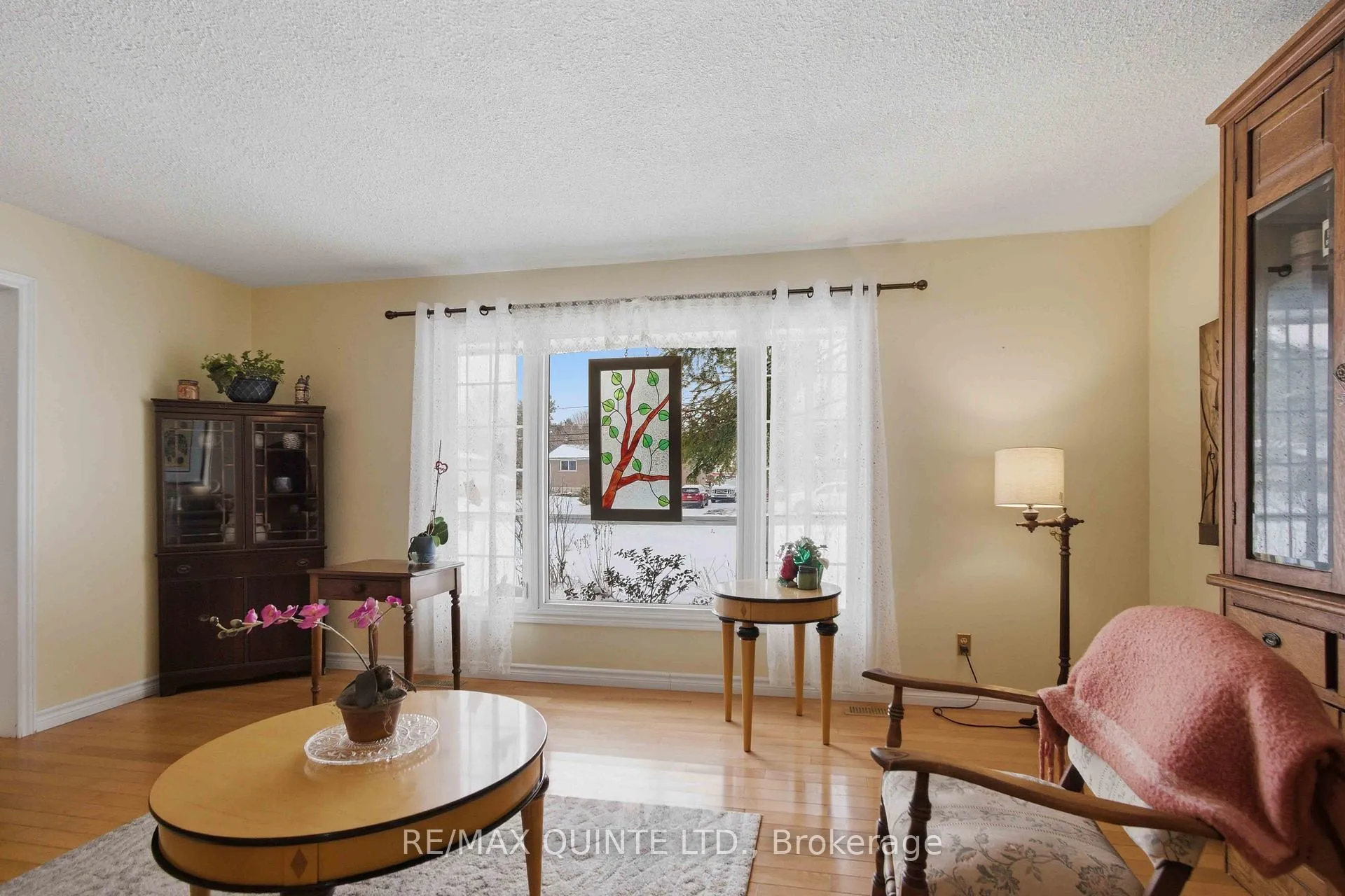 Photo 13 of 527 Montrose Road, Quinte West, Sidney Ward — HOMEH