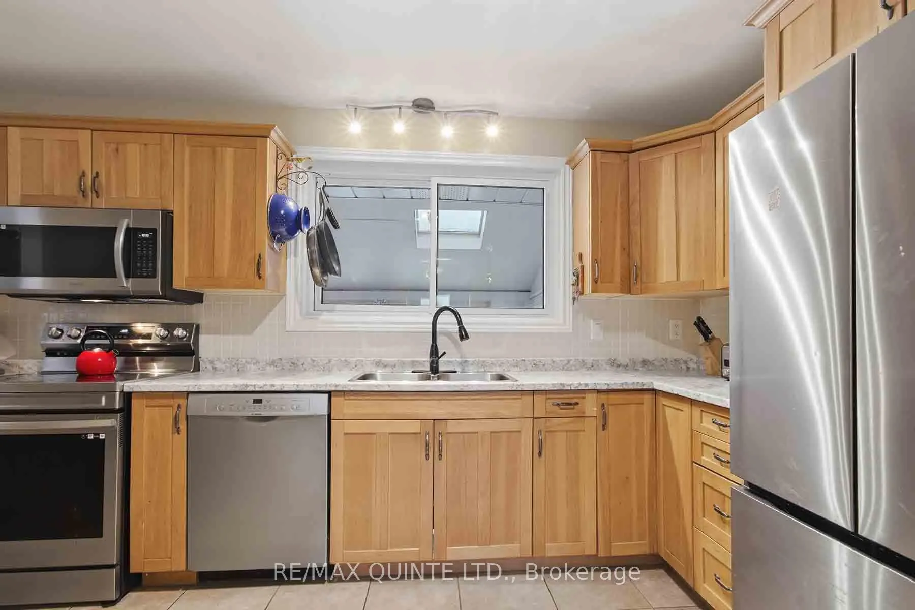 Photo 17 of 527 Montrose Road, Quinte West, Sidney Ward — HOMEH