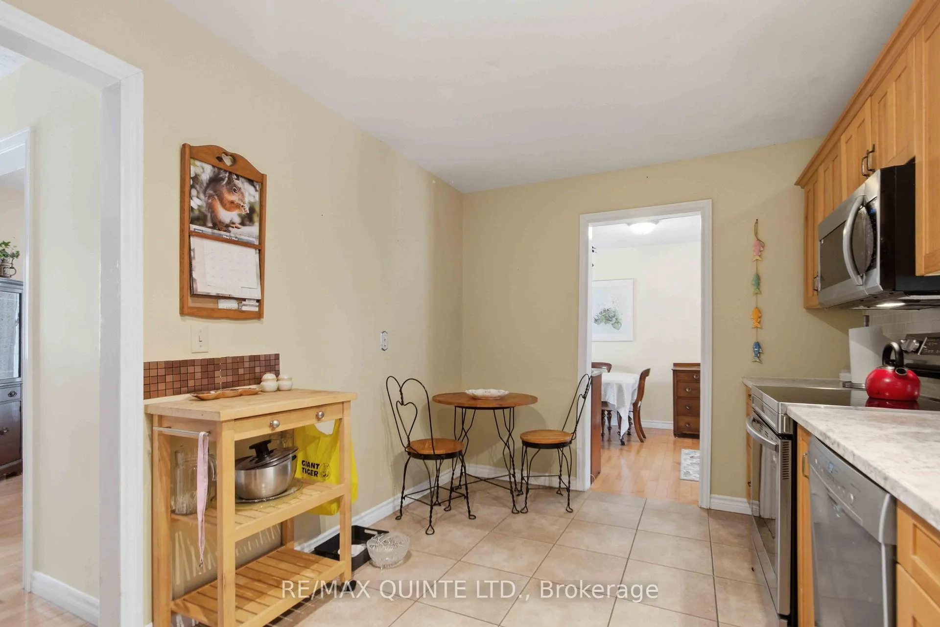 Photo 19 of 527 Montrose Road, Quinte West, Sidney Ward — HOMEH