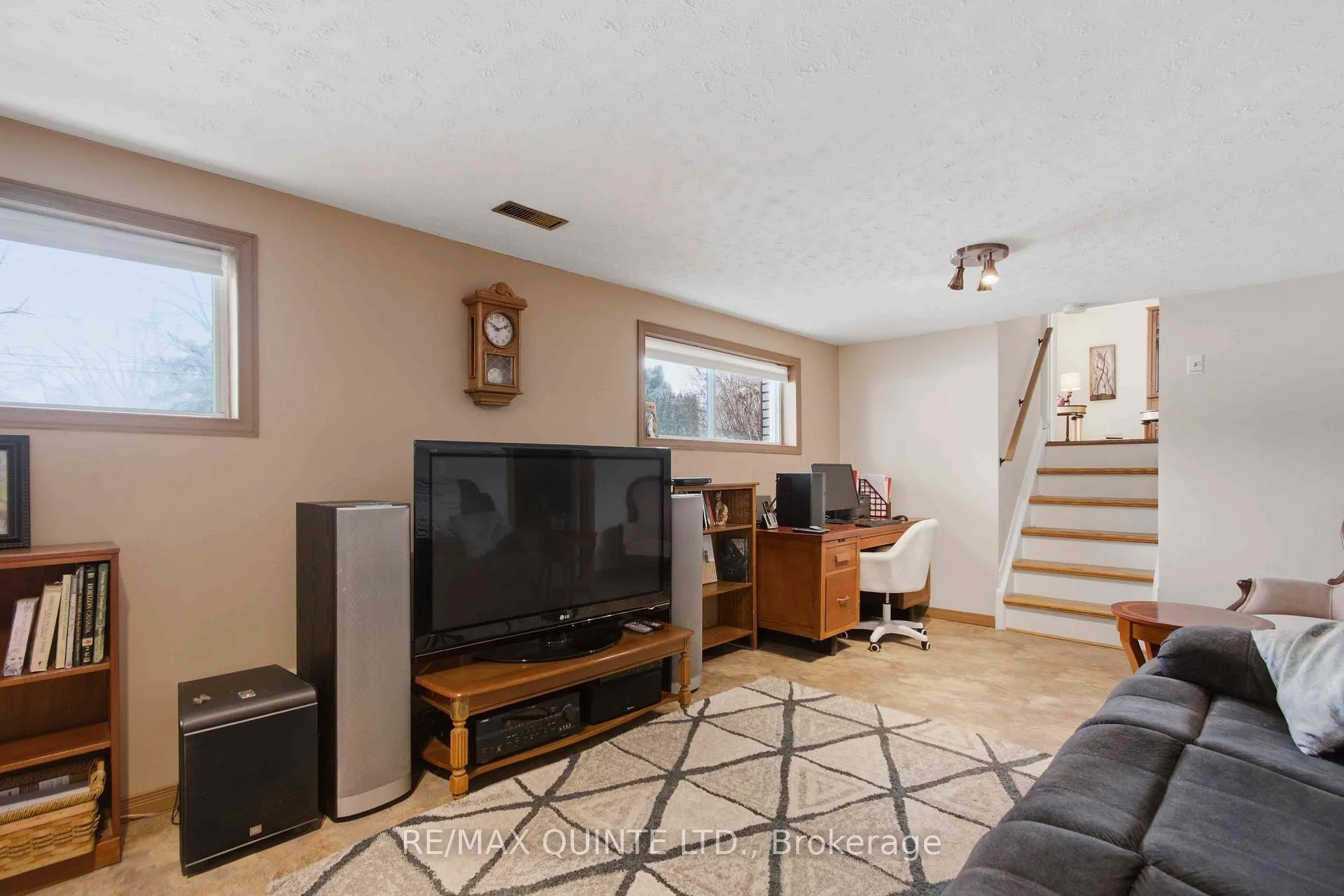 Photo 29 of 527 Montrose Road, Quinte West, Sidney Ward — HOMEH