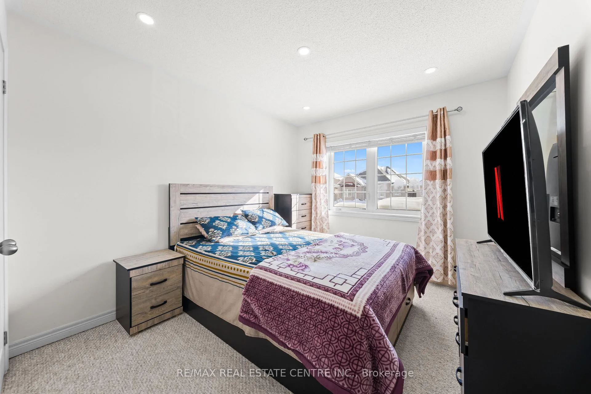 Photo 13 of 74 Ivor Crescent, Brampton, Northwest Brampton — HOMEH