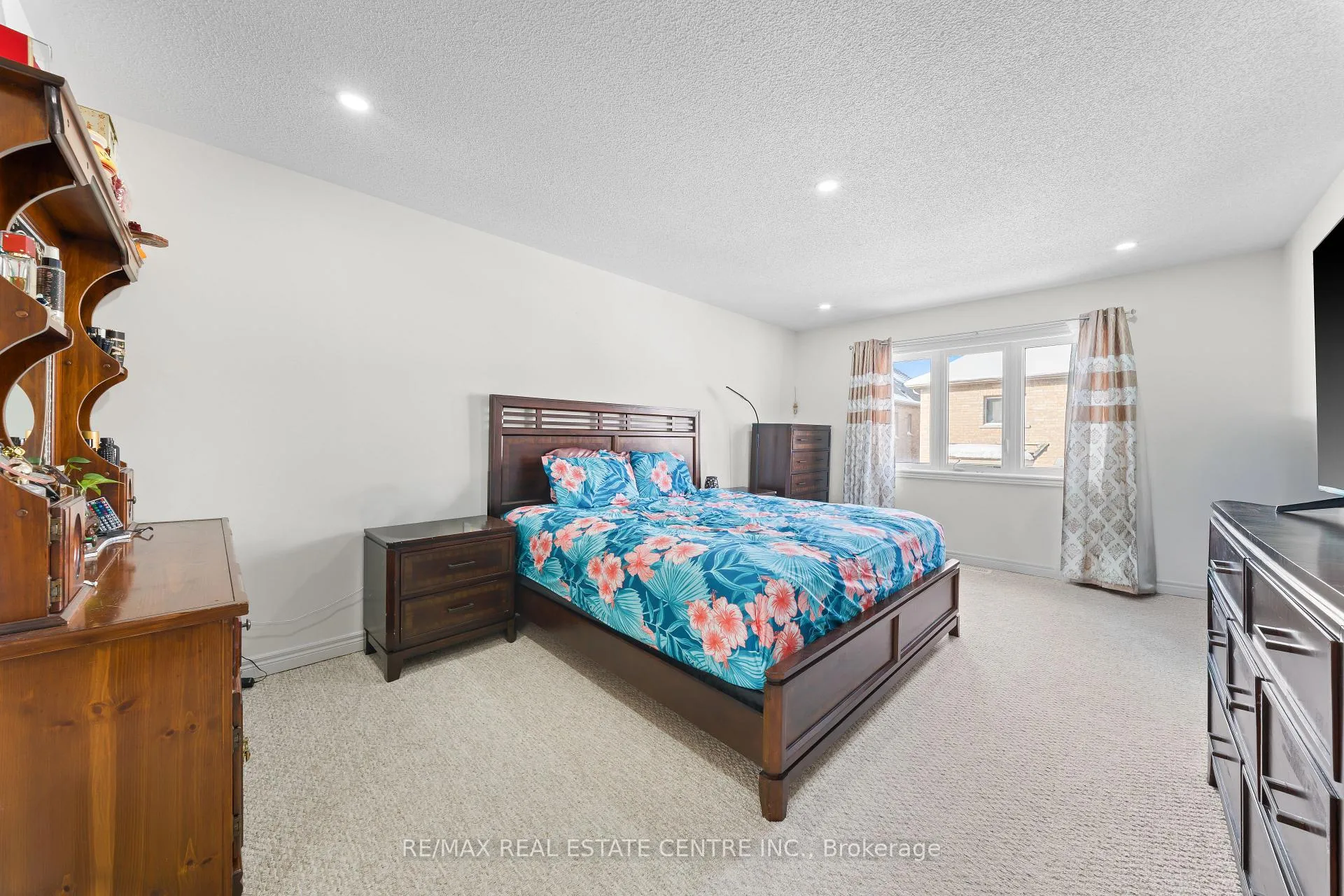 Photo 15 of 74 Ivor Crescent, Brampton, Northwest Brampton — HOMEH