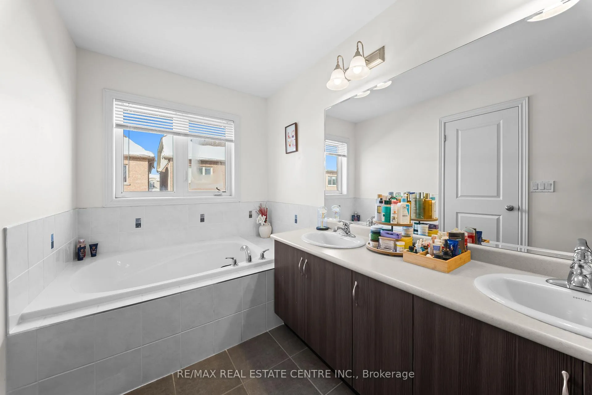 Photo 17 of 74 Ivor Crescent, Brampton, Northwest Brampton — HOMEH