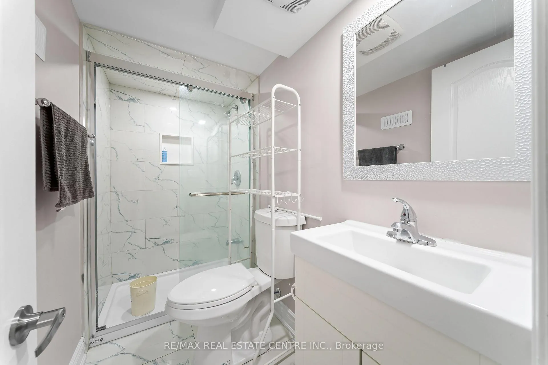 Photo 23 of 74 Ivor Crescent, Brampton, Northwest Brampton — HOMEH