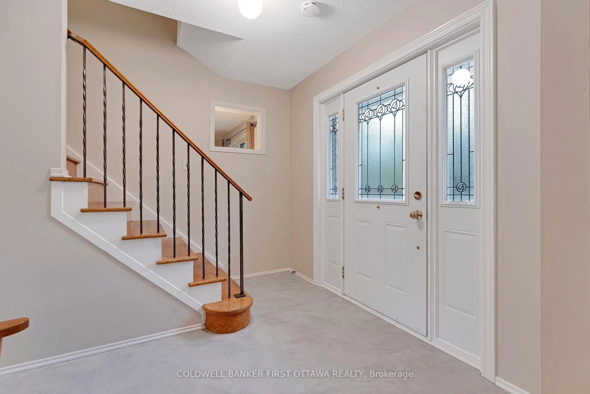 Photo 4 of 3900 Stonecrest Road, Ottawa, Dunrobin — HOMEH