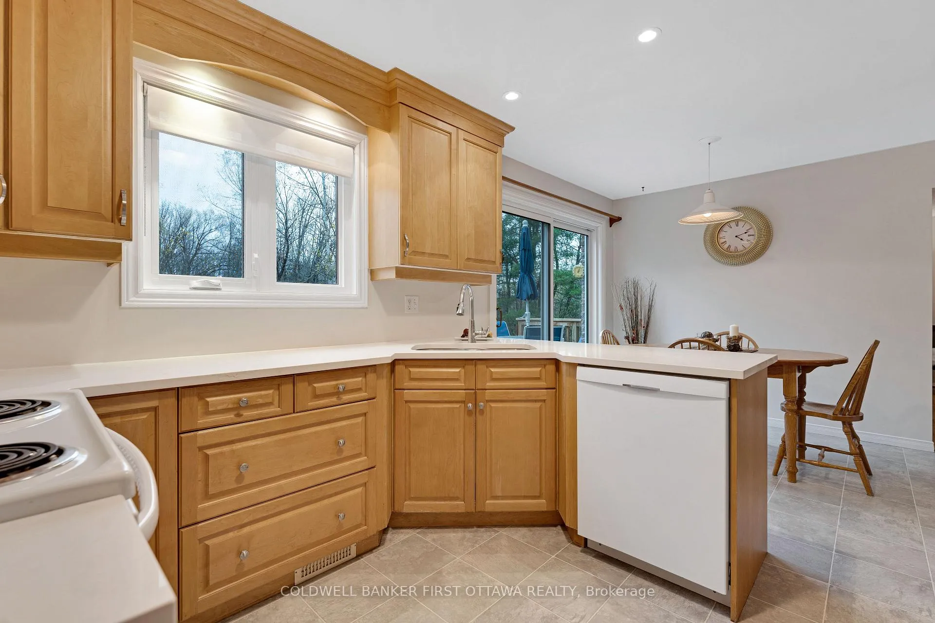Photo 11 of 3900 Stonecrest Road, Ottawa, Dunrobin — HOMEH
