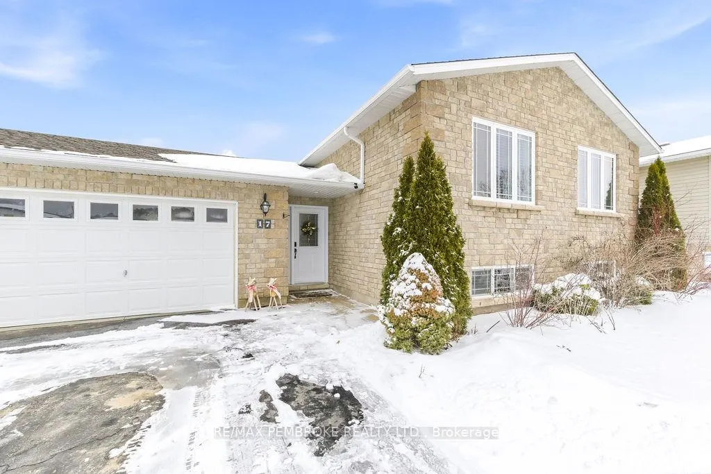 Photo 2 of 17 Greenvale Crescent, Petawawa — HOMEH