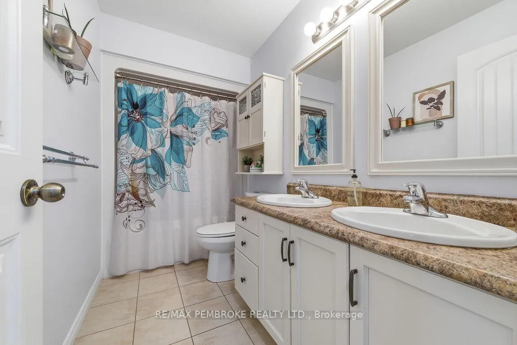 Photo 14 of 17 Greenvale Crescent, Petawawa — HOMEH