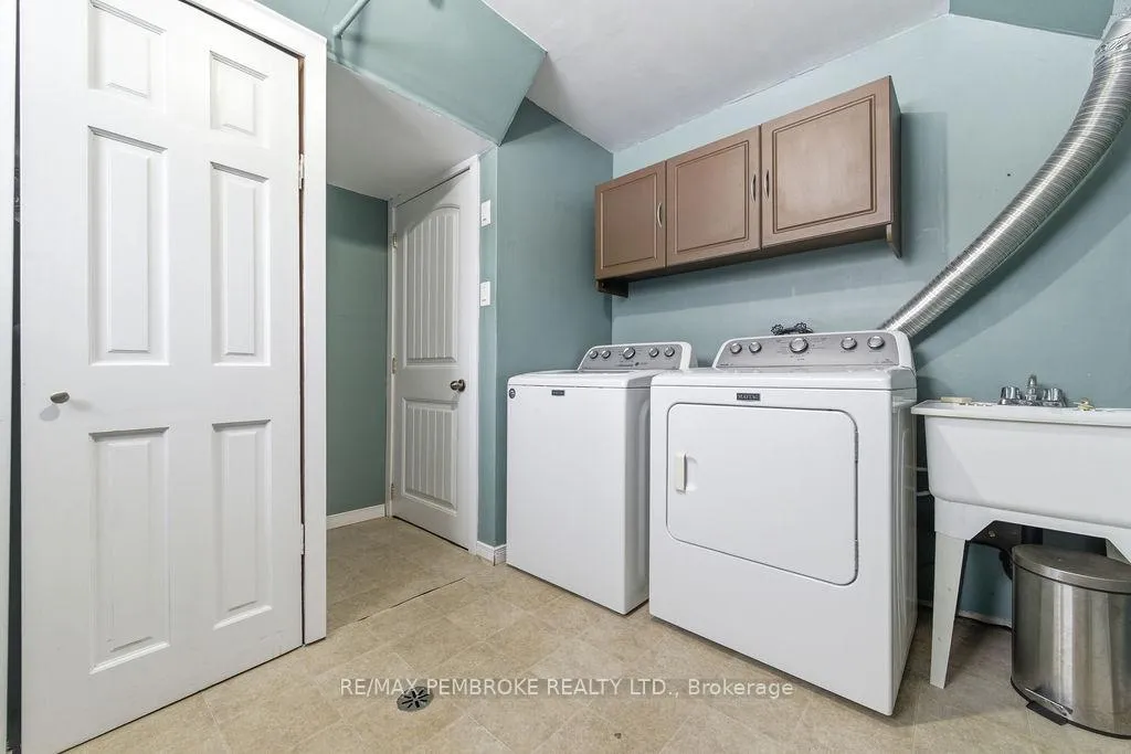 Photo 21 of 17 Greenvale Crescent, Petawawa — HOMEH